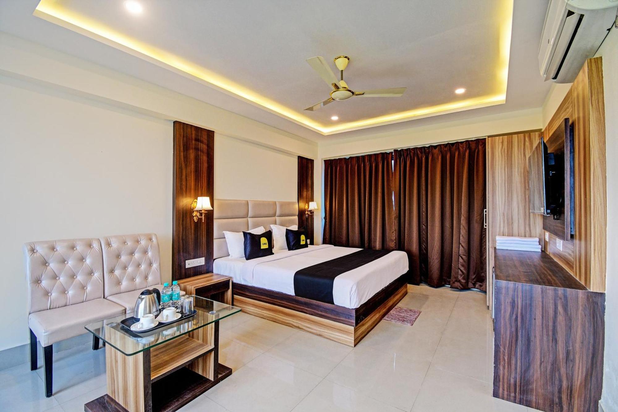 Palette - The Grand Aryans Hotel Kolkata Exterior photo
